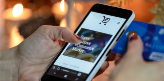 How does an e-commerce website work?
