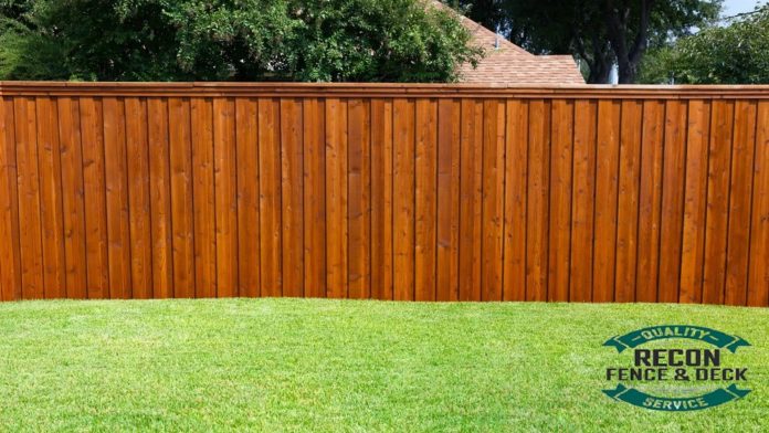 10 Reasons to Install a New Fence For Home Privacy
